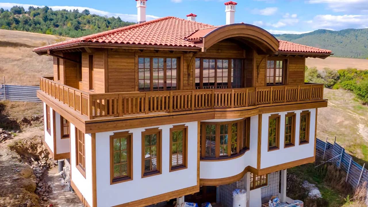 Нискоенергийна пасивна къща възрожденски стил екологични материали Спонец